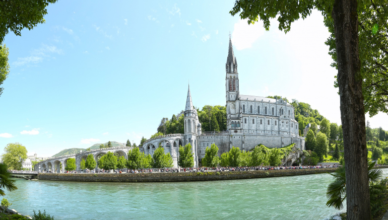 Pellegrinaggio a Lourdes da Cagliari di 4 Giorni e 3 Notti da giugno a settembre 2023 da 620 €